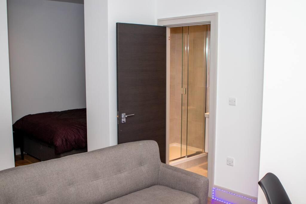 Stunning 1-Bedroom Flat In London! ภายนอก รูปภาพ